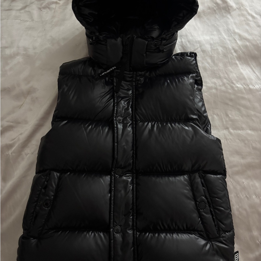 Women's Black Puffer Aritzia super puff Vest 💎